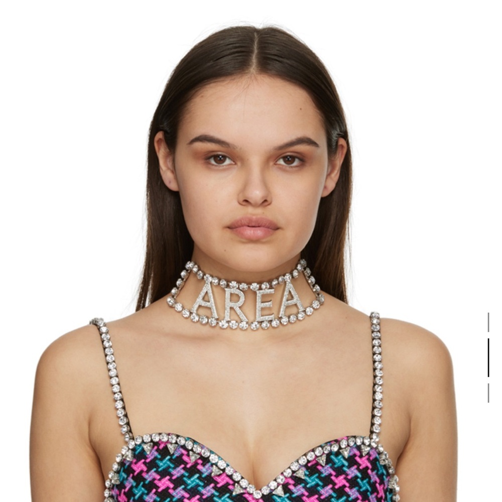 AUTHENTIC Area choker